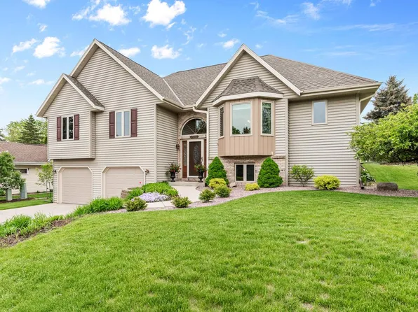 2817 Valley AVENUE, West Bend, WI 53095