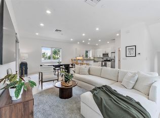 600 NE 10th Ave, Fort Lauderdale, FL 33304