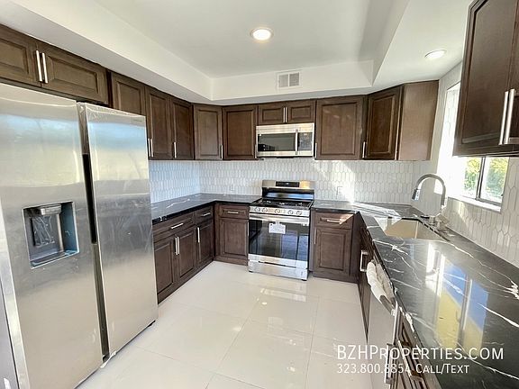 3rd image of 7711 Romaine St #2