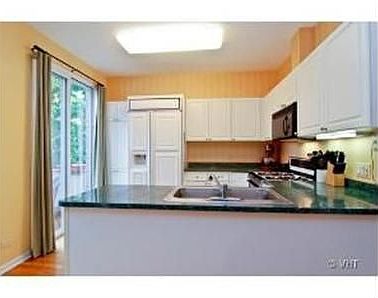 5th image of 1512 S Prairie Ave Unit G