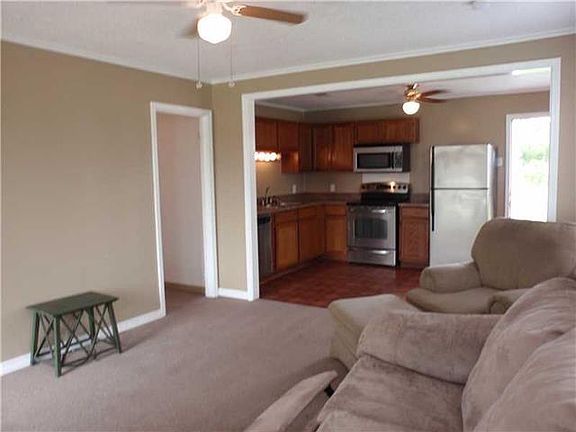 3rd image of 63 Mason Ave