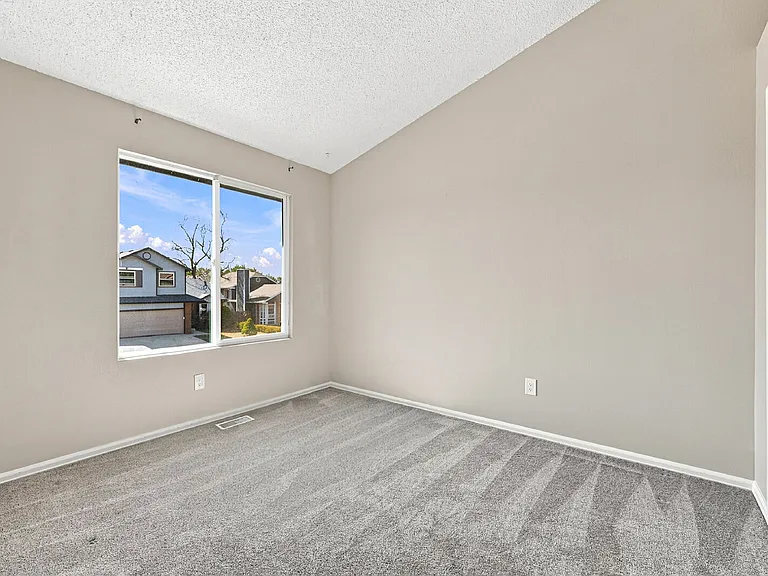1302 Ride Ln — Photo 14