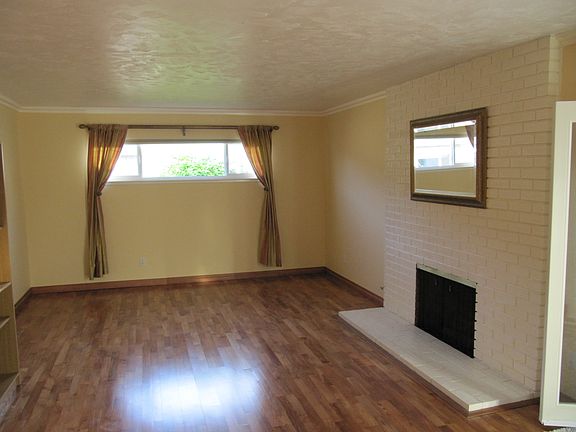 5th image of 3442 Villanova Ave
