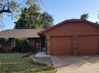 508 Wood Hollow Ln, Moore, OK 73160