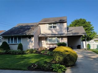 219 August Rd, North Babylon, NY 11703