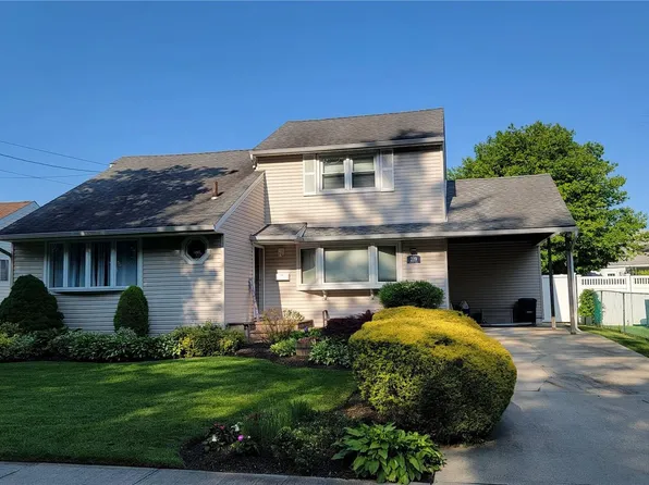 219 August Road, North Babylon, NY 11703