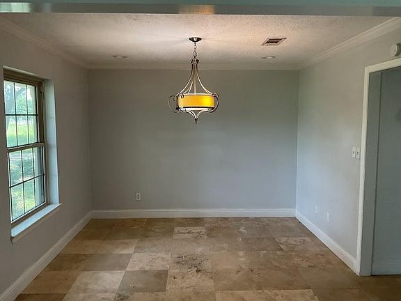 3rd image of 2323 Stevenson Rd #391