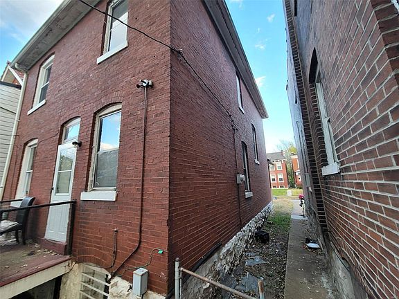 2nd image of 4211 Athlone Ave