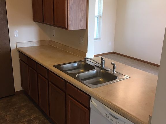 3rd image of 420 College Dr APT C10