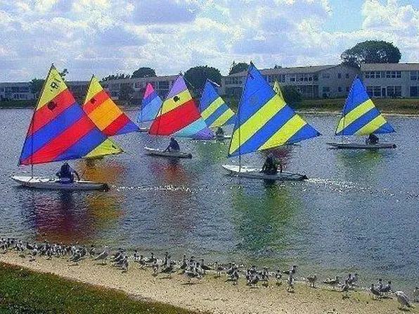 110 Kingswood F, West Palm Beach, FL 33417