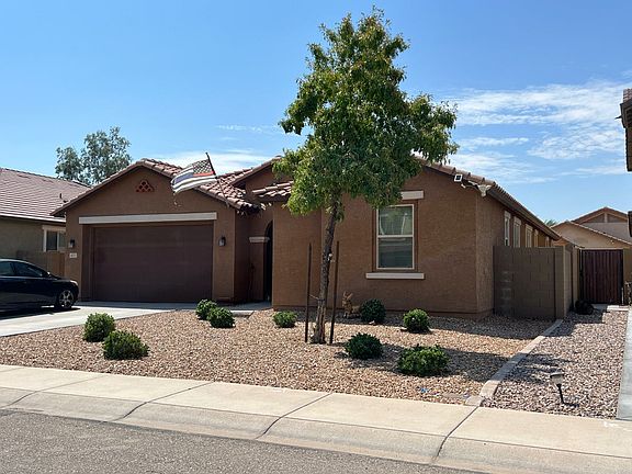 4th image of 671 W Desert Hollow Dr