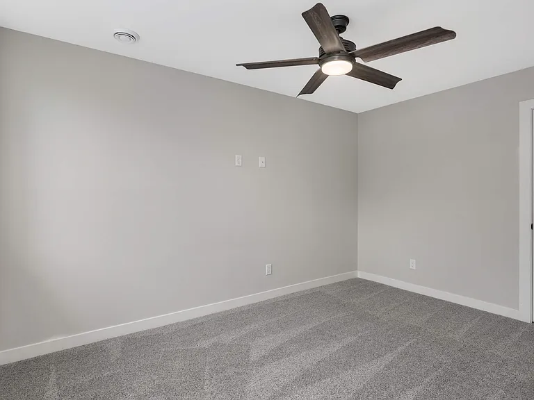 15590 Duck Trail Ln — Photo 32