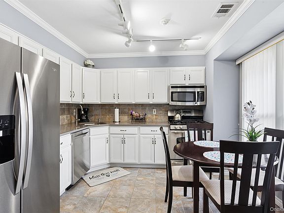 2nd image of 2 Hemlock Court #2