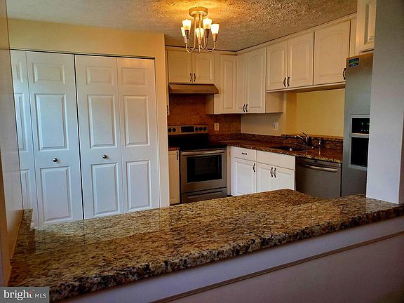 3rd image of 6330 Betsy Ross Ct