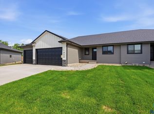 1425 Mae Pl N, Tea, SD 57064