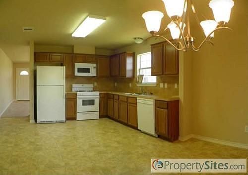 5th image of 1022 Crested Point Dr