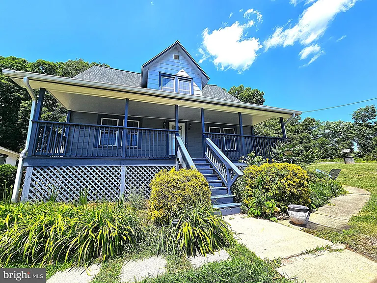 18402 Corby St — Photo 6