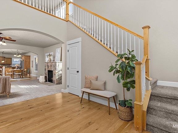 5th image of 1268 W Cobblefield Ct