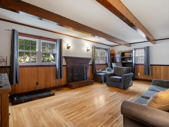 305 Cohannet St, Taunton, MA 02780