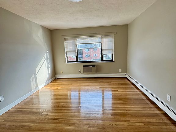 4th image of 266 Grove St