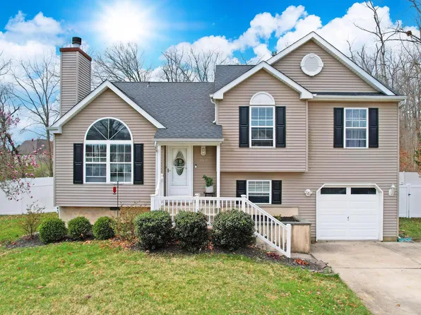 332 Copperfield Dr, Williamstown, NJ 08094