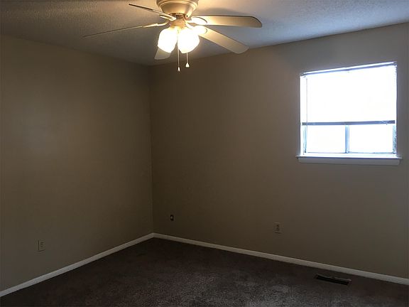 4th image of 220 Culver St APT 1