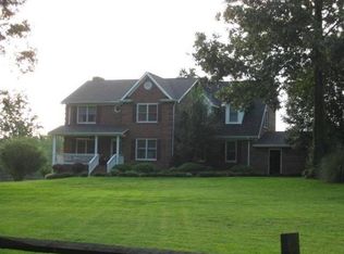 134 Hunters Pointe Dr, Dallas, NC 28034