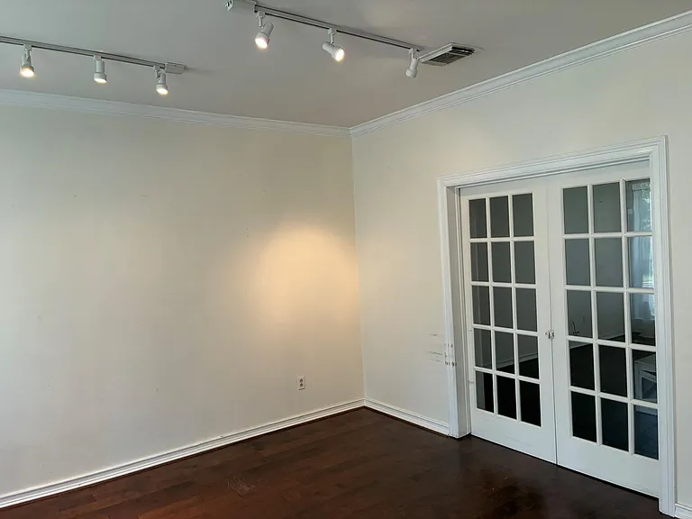 4635 Meadow Green Dr — Photo 11