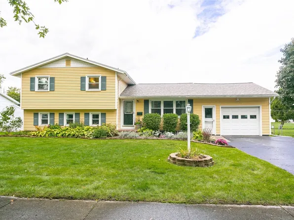 43 Abby Ln, Rochester, NY 14606