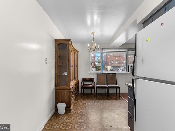 4th image of 10776 Heather St