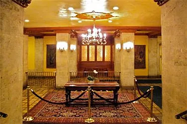 Rented by R New York