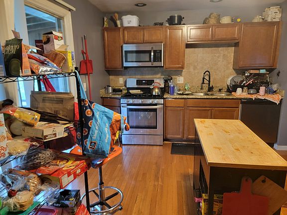 2nd image of 427 Devon Ln