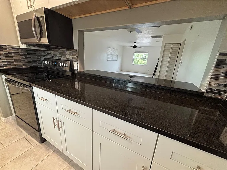 1241 Turner St #B — Photo 8