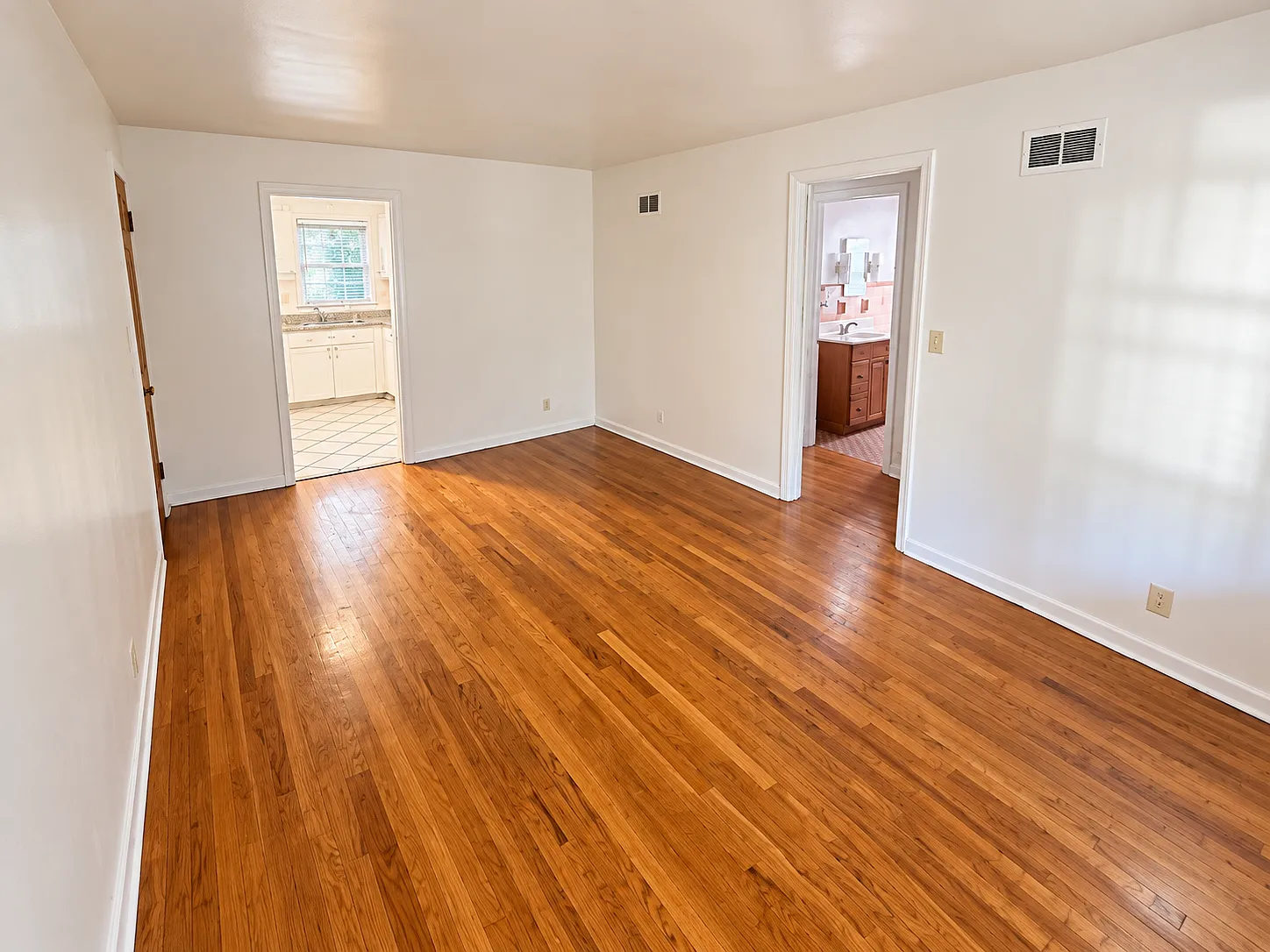 2 bed, 800 sqft, $960 — Photo 1
