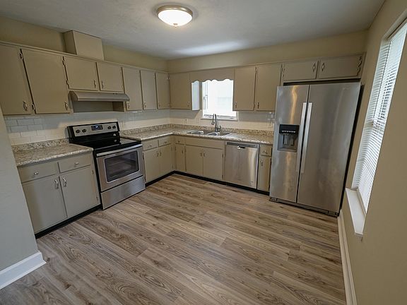 4th image of 1537 SE Cinnamon Bear Cir