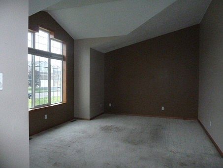 5th image of 1705 Prairie View Ln NE