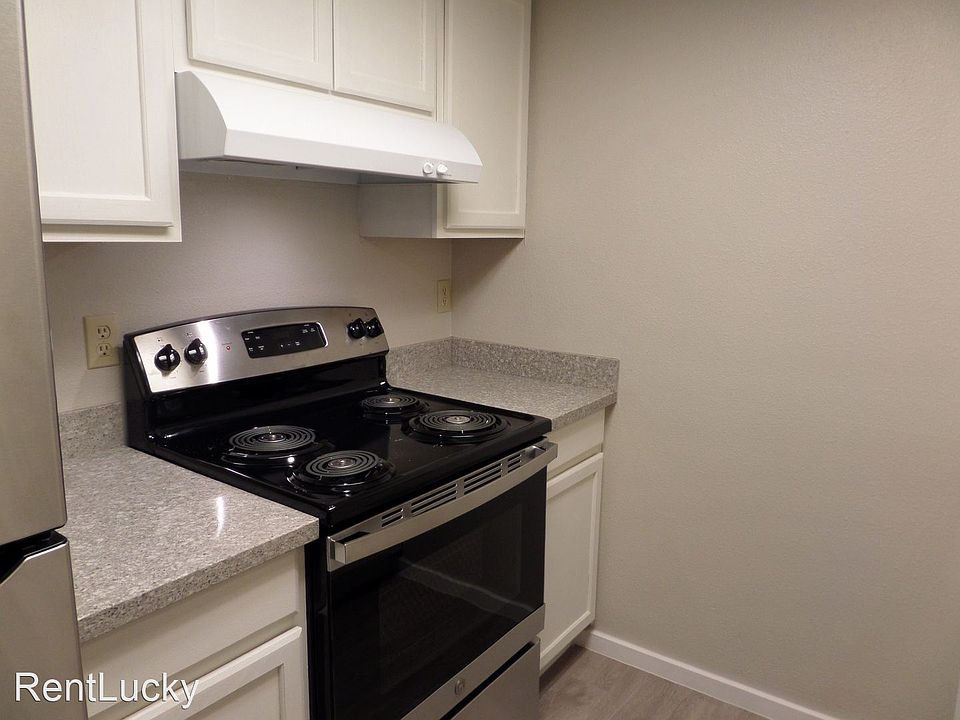 1st image of 1101 S Woodlawn St APT 2