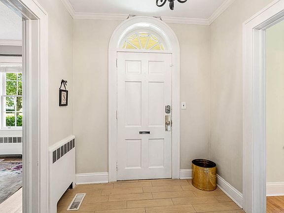 4th image of 617 Fountain Pl