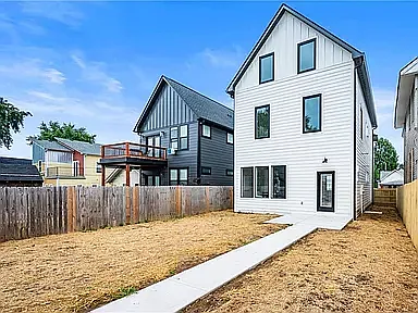 811 E Minnesota St — Photo 47