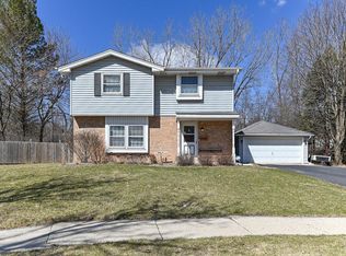 2114 Cardinal Dr, City Of Waukesha, WI 53186