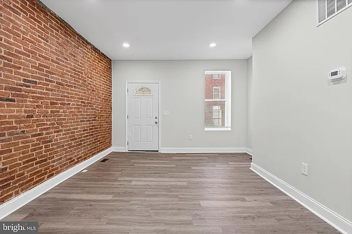 900 Bennett Pl — Photo 6