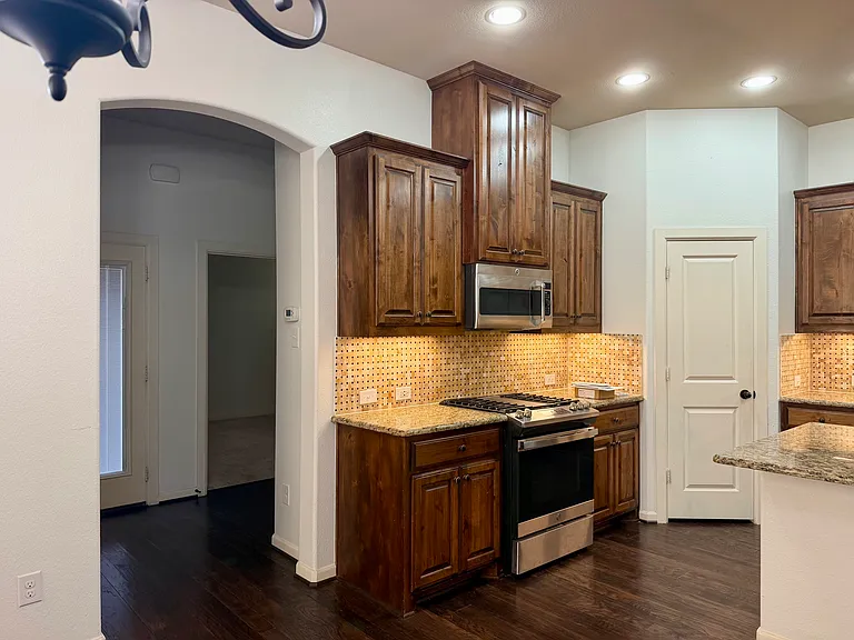 1014 Lone Ivory Trl — Photo 25