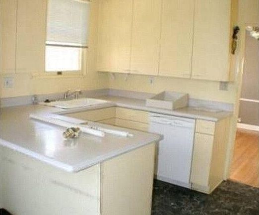 2nd image of 814 Westchester Pl