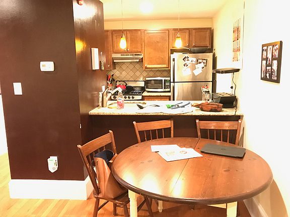 2nd image of 325-0 N 12th St #101