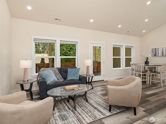 4th image of 1110 Grandview Avenue