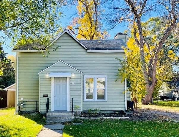 215 9th Ave SW, Aberdeen, SD 57401 | Zillow