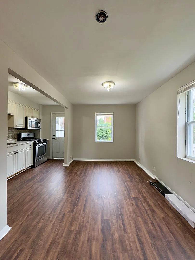 Charming 2BD/1BA Townhome in Grove Park, MD! — Photo 4