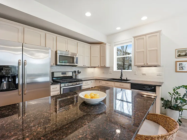 409 Noquet Ct — Photo 19