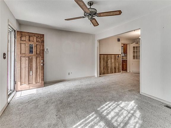 5th image of 1109 SW 38th St