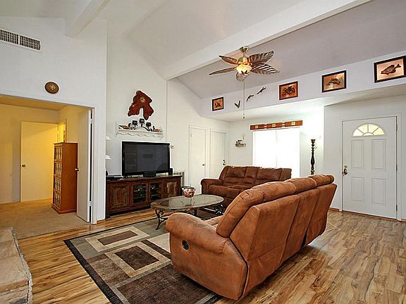 4th image of 2723 S Belgravia Dr
